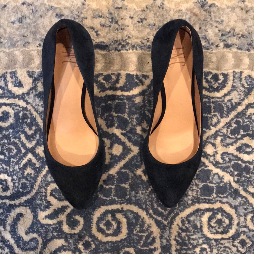 Navy suede pumps